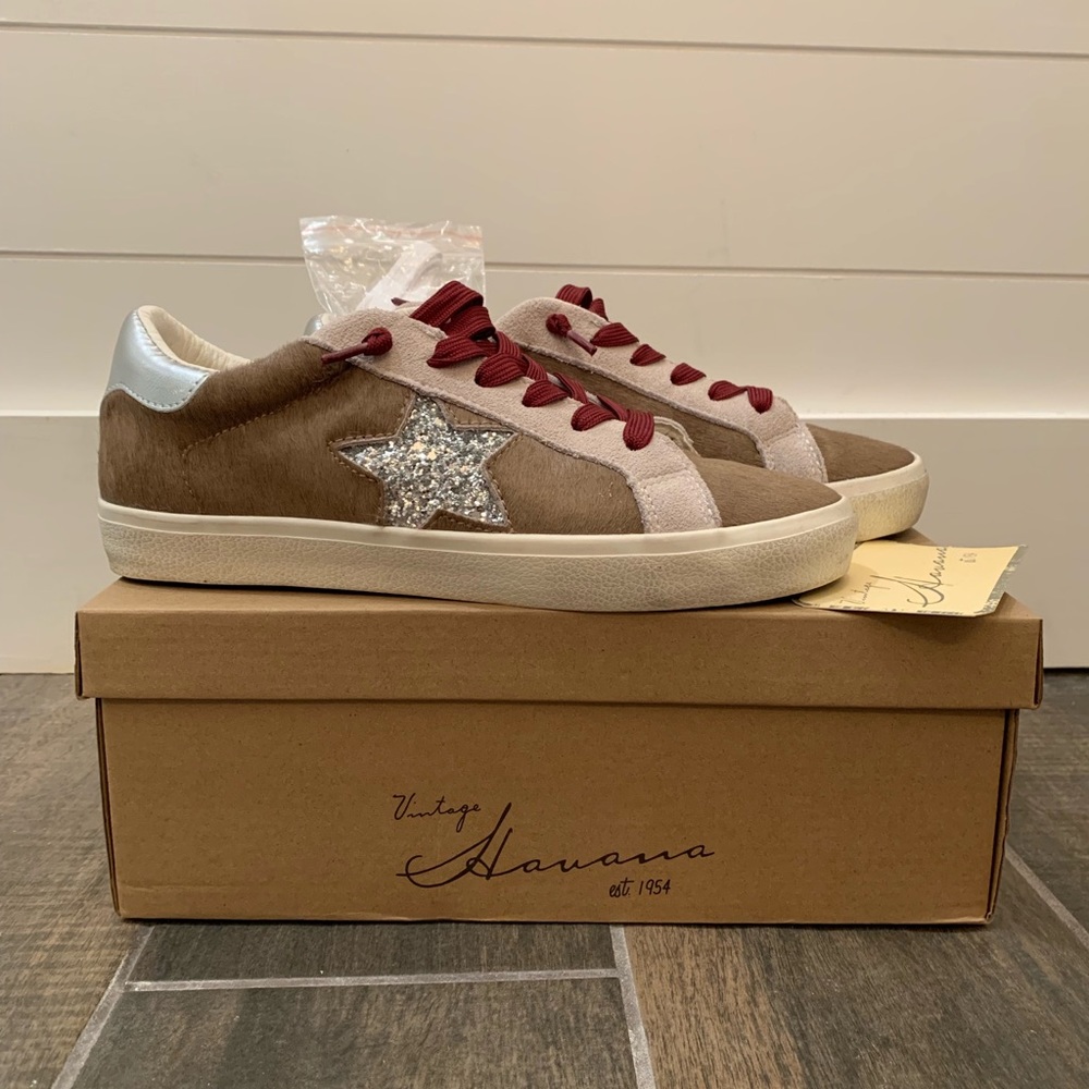 Vintage Havana Loius Taupe Sneakers - Like New